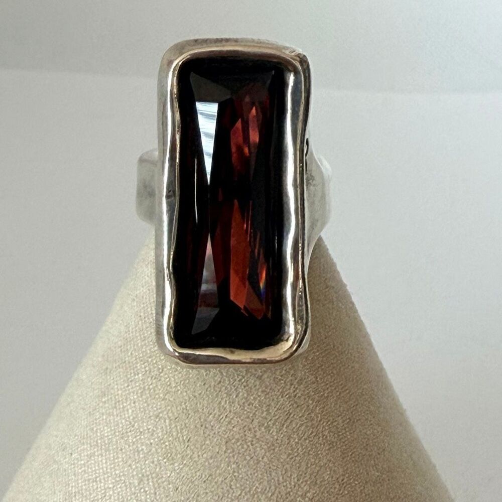 UNO de 50 Silver Plated Deep Red Crystal Statement Ring
